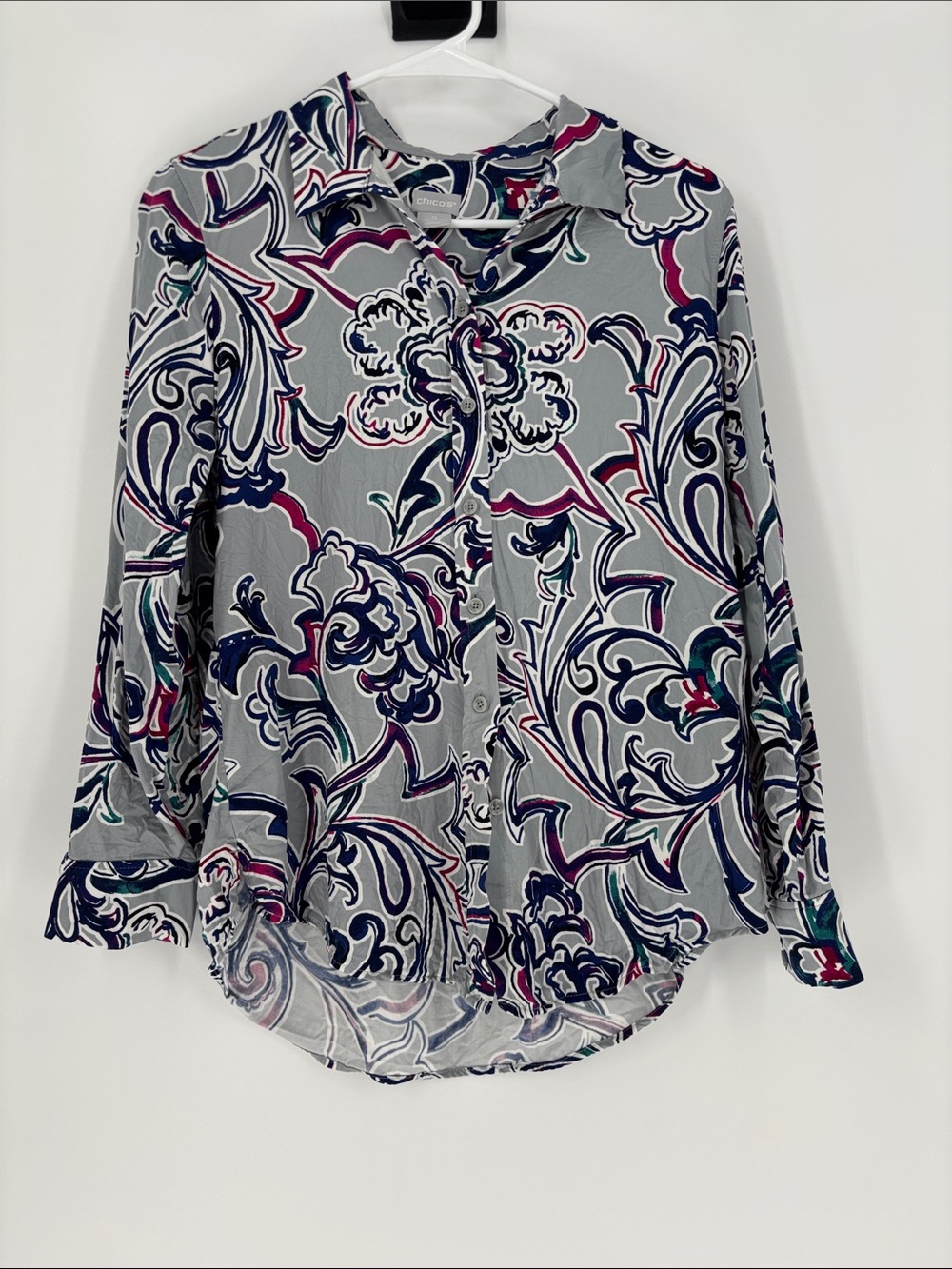 Chicos gray print button down shirt 0 4/6